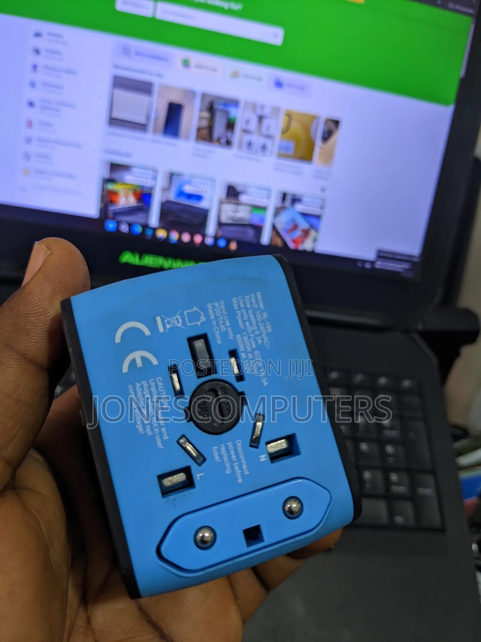 Universal Travel Adapter SL-199