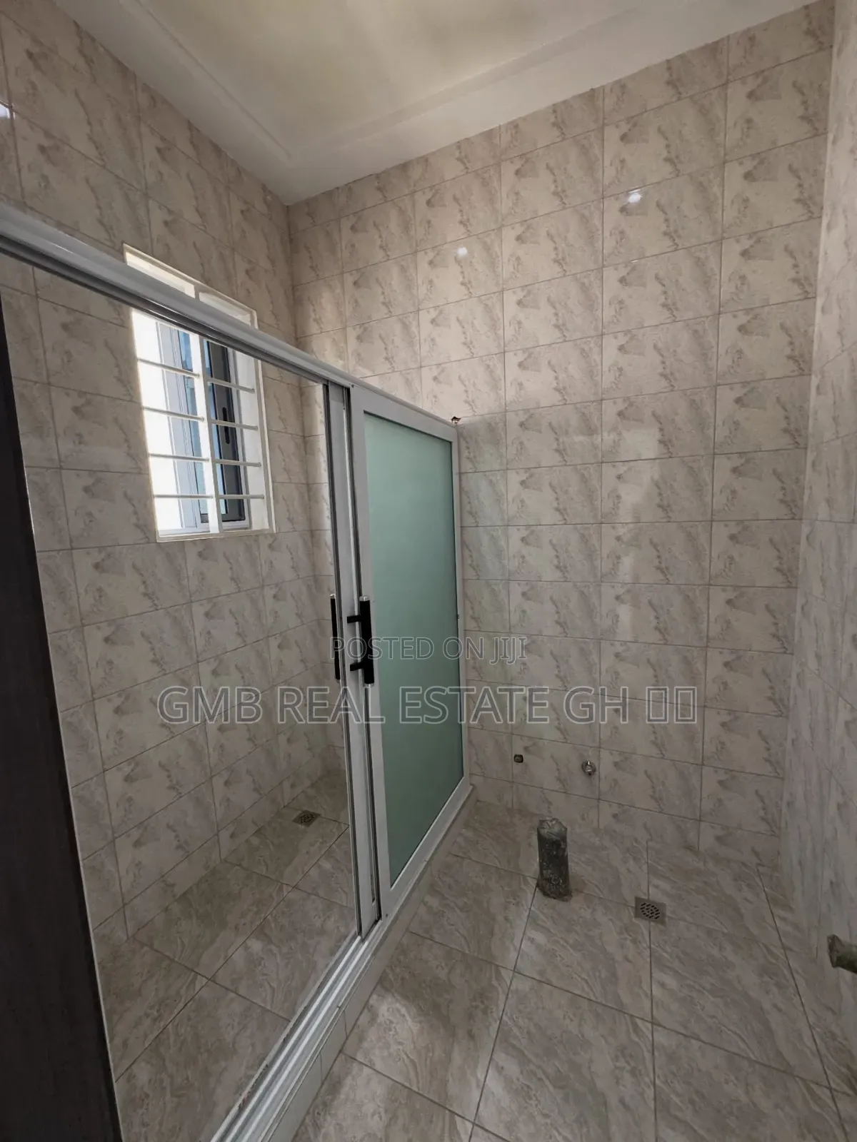 2bdrm House in Ashaley Botwe, School Junction for sale