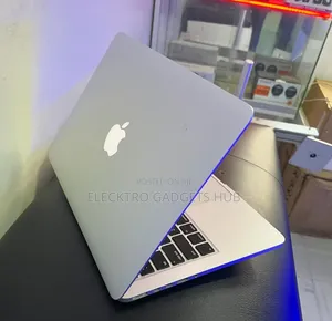 Laptop Apple MacBook Pro 2015 8GB Intel Core i5 SSD 128GB