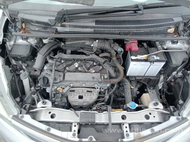 Toyota Vitz 2012 White