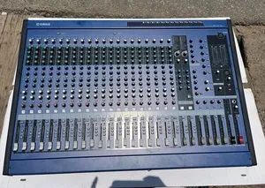 Yamaha MG24/14FX Mixing Console Professional 24-Channel Analog Mixer
