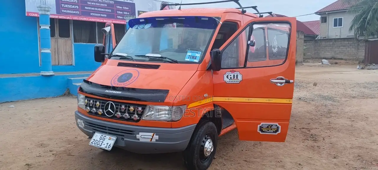 Mercedes-Benz Sprinter 2017 Orange