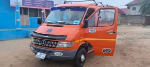 Mercedes-Benz Sprinter 2017 Orange
