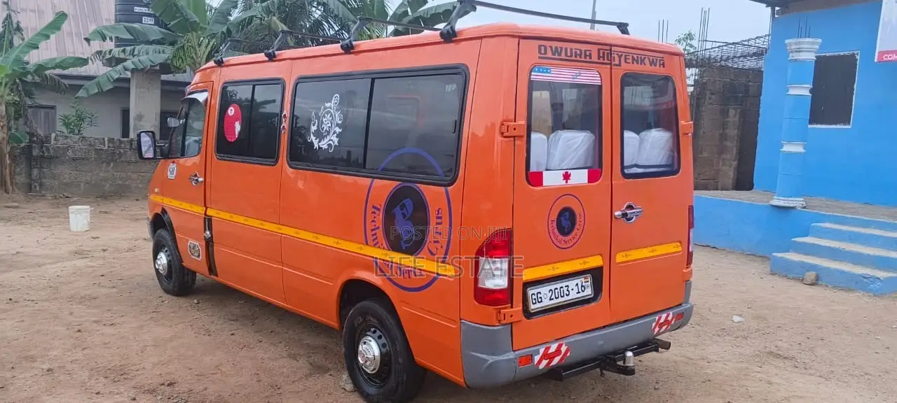 Mercedes-Benz Sprinter 2017 Orange