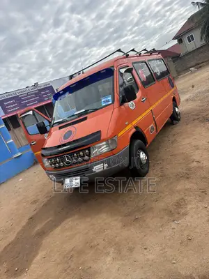 Mercedes-Benz Sprinter 2017 Orange
