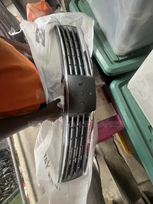 Nissan  Versa 208 and 2010 Front Grille