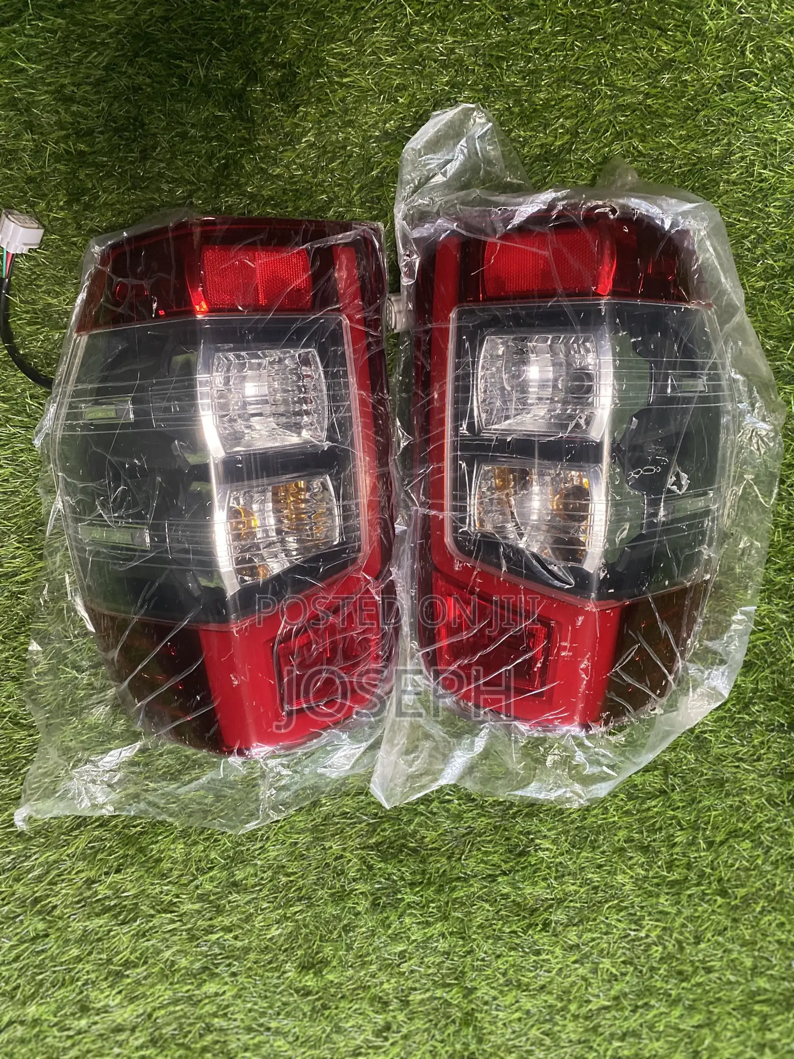 L 200 2018,2019,2020,2021,2022,2023 Tail Light