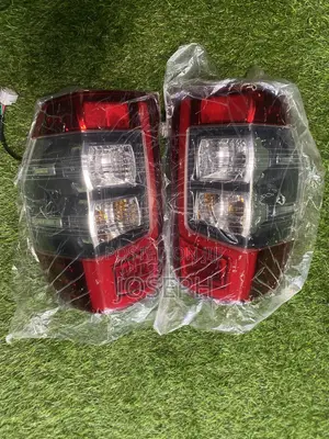 L 200 2018,2019,2020,2021,2022,2023 Tail Light
