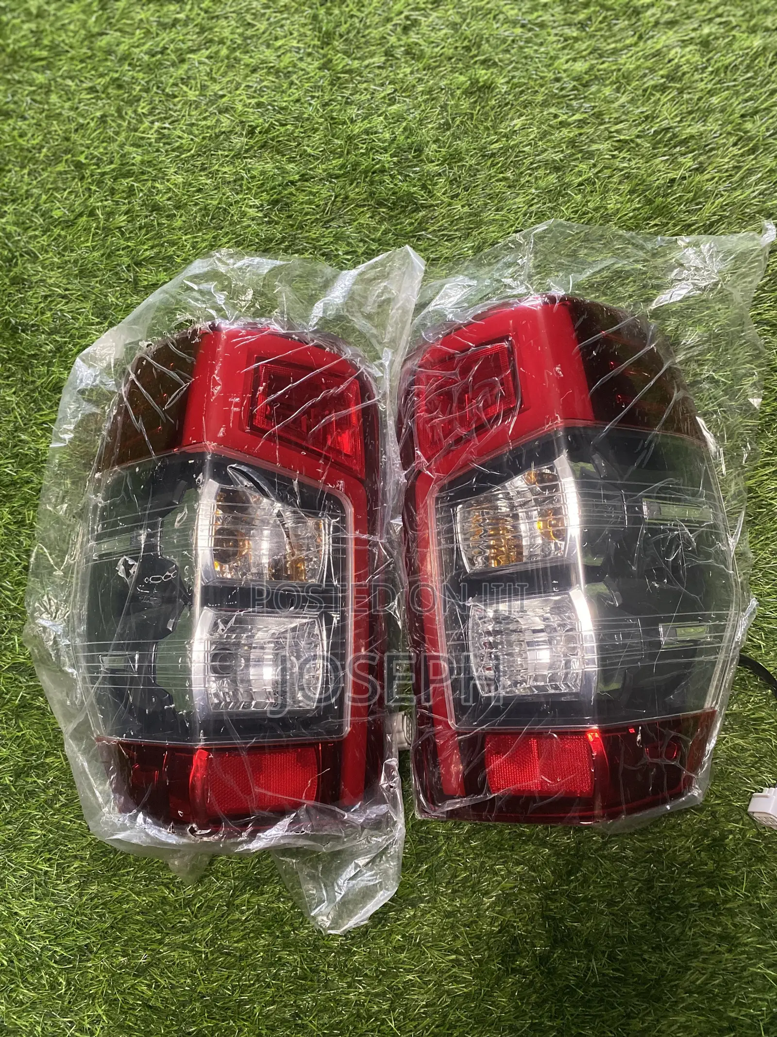 L 200 2018,2019,2020,2021,2022,2023 Tail Light