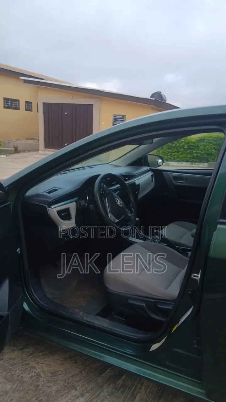 Toyota Corolla LE 4dr Sedan (1.8L 4cyl CVT) 2016 Green