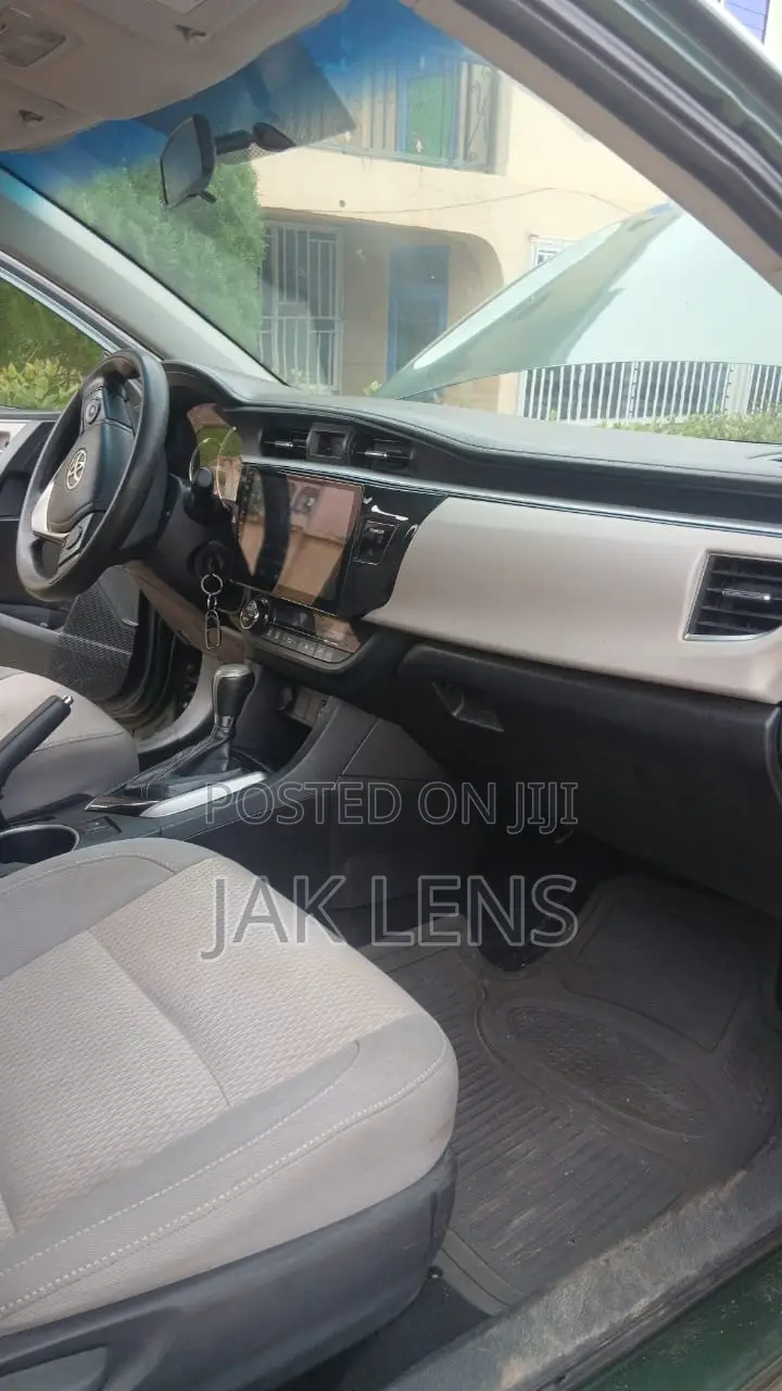 Toyota Corolla LE 4dr Sedan (1.8L 4cyl CVT) 2016 Green