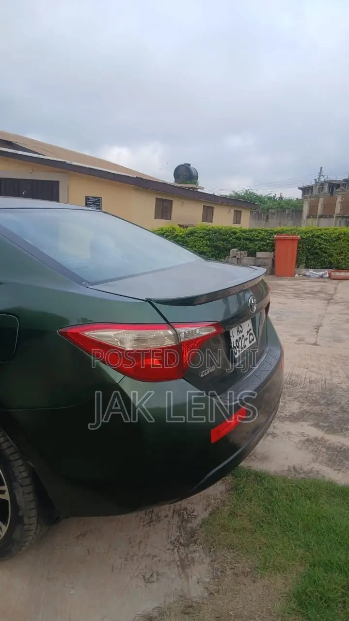 Toyota Corolla LE 4dr Sedan (1.8L 4cyl CVT) 2016 Green