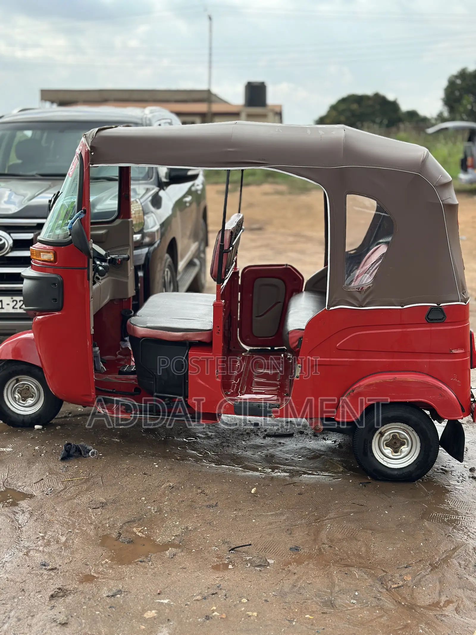 Bajaj RE 2025 Red