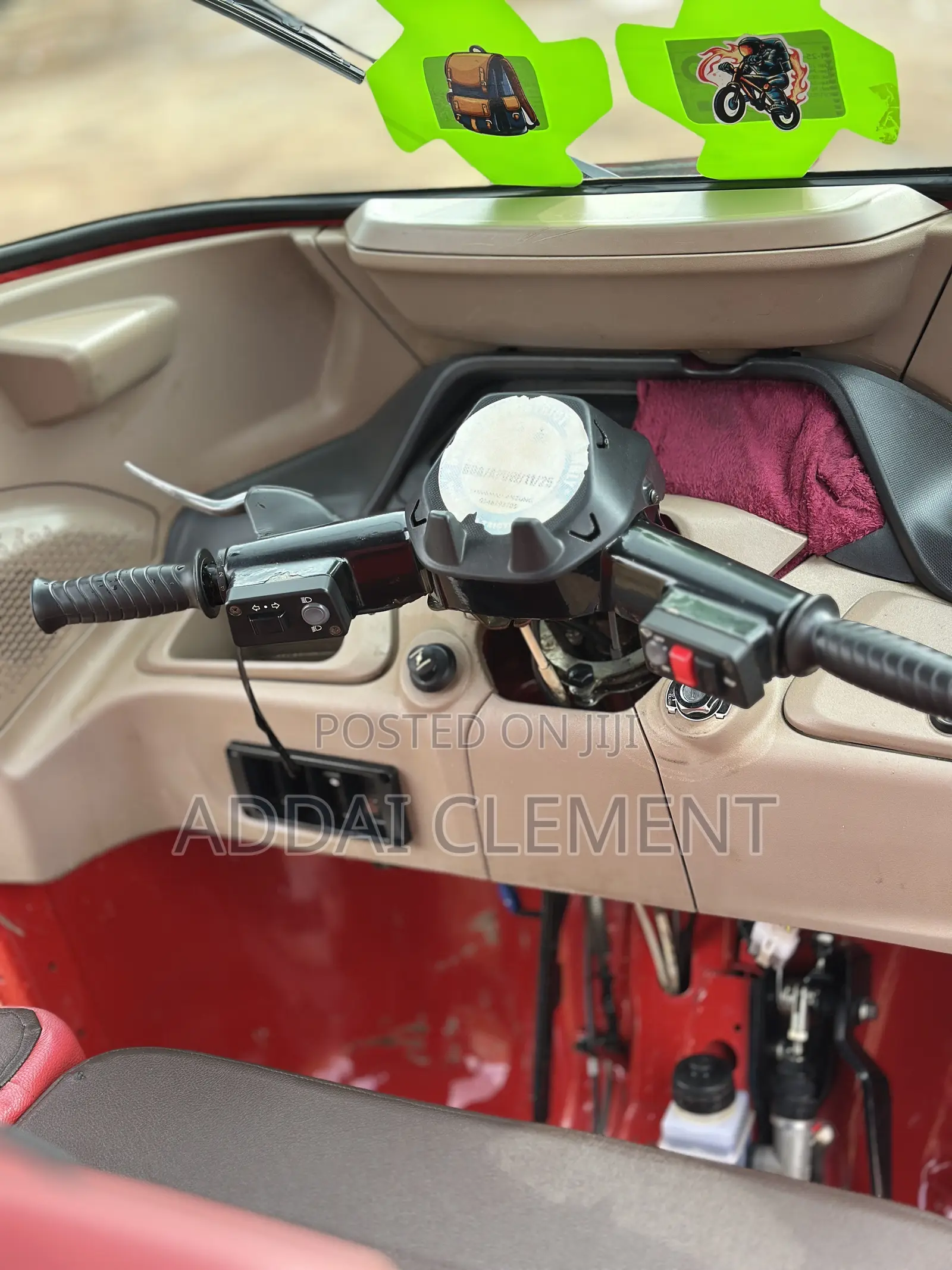 Bajaj RE 2025 Red
