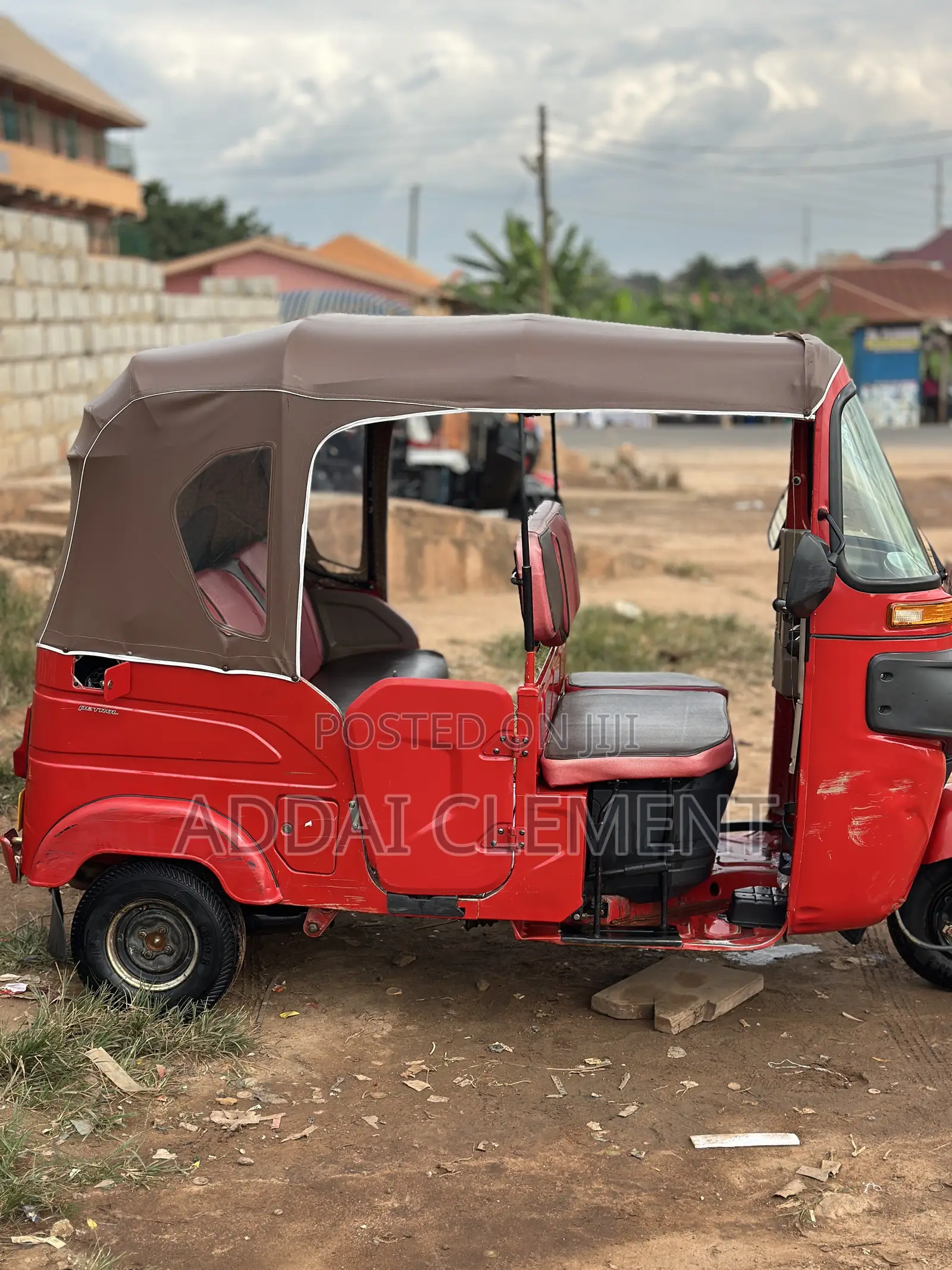 Bajaj RE 2025 Red