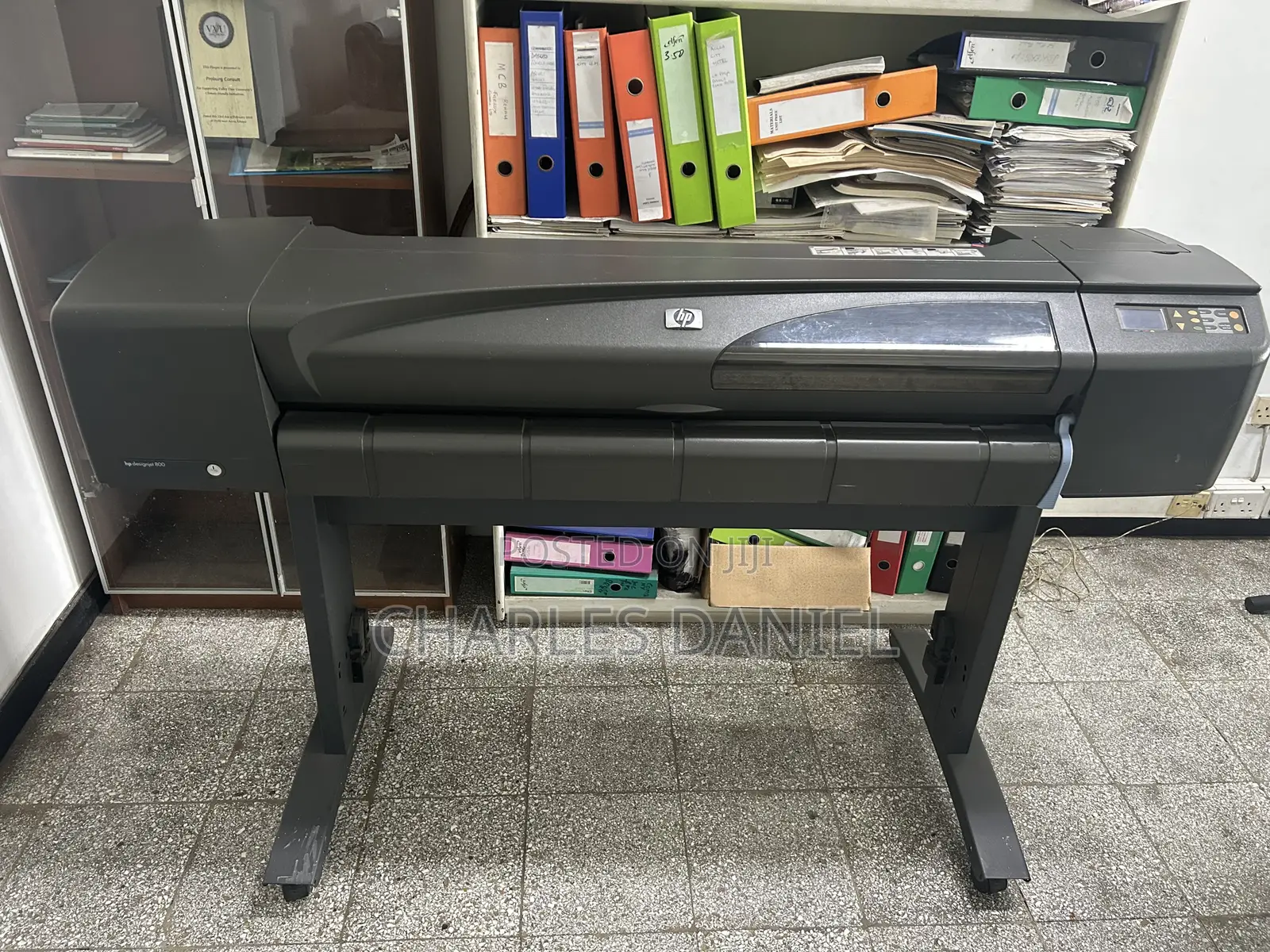 The HP DesignJet 800 Large-Format Color Inkjet Printer