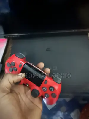 Play Station 4 Slim