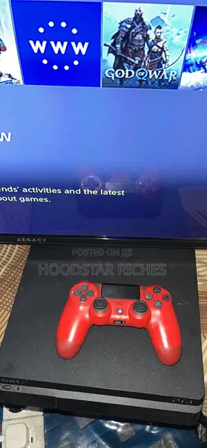 Play Station 4 Slim