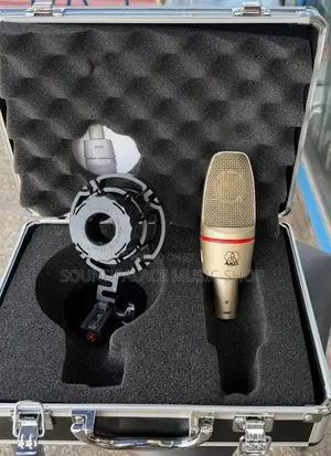 AKG C3000B Large-Diaphragm Condenser Microphone