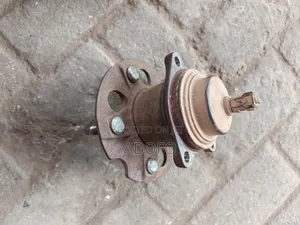 Toyota Voxy  Back Hub  2x4 From 2009 to 2020