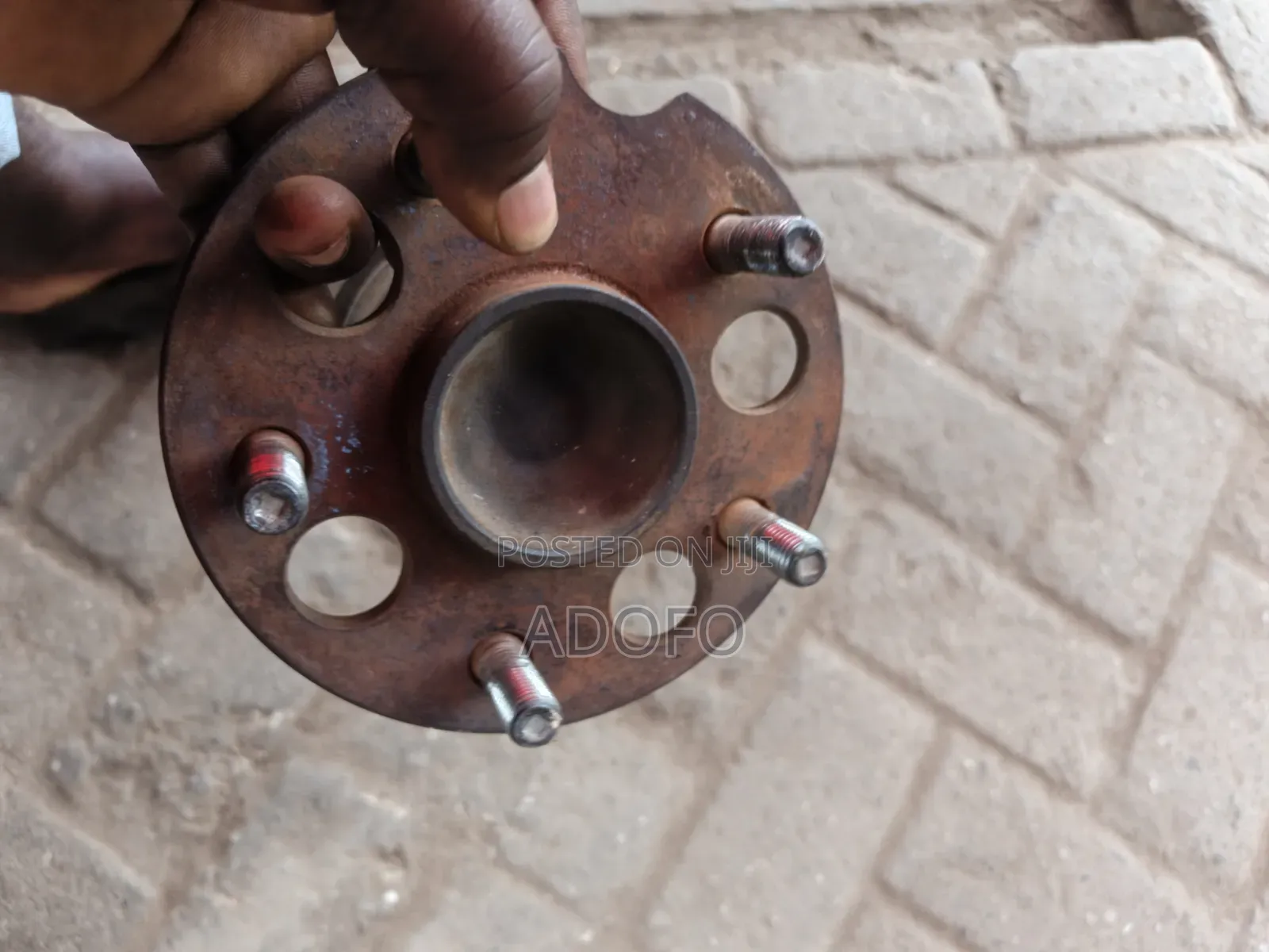 Toyota Voxy  Back Hub  2x4 From 2009 to 2020