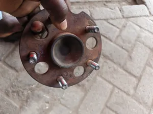 Toyota Voxy  Back Hub  2x4 From 2009 to 2020