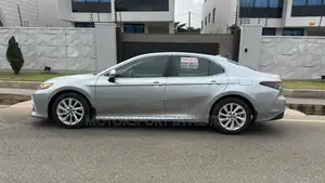 Toyota Camry LE 2023 Silver