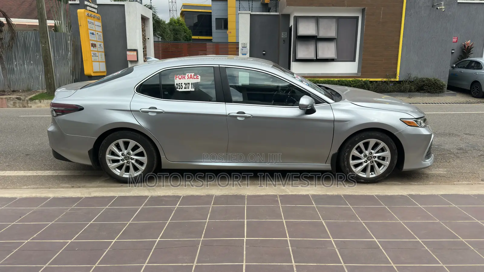 Toyota Camry LE 2023 Silver