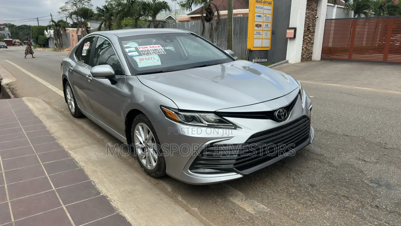 Toyota Camry LE 2023 Silver