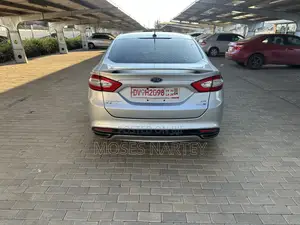 Ford Fusion SE FWD 2016 Silver