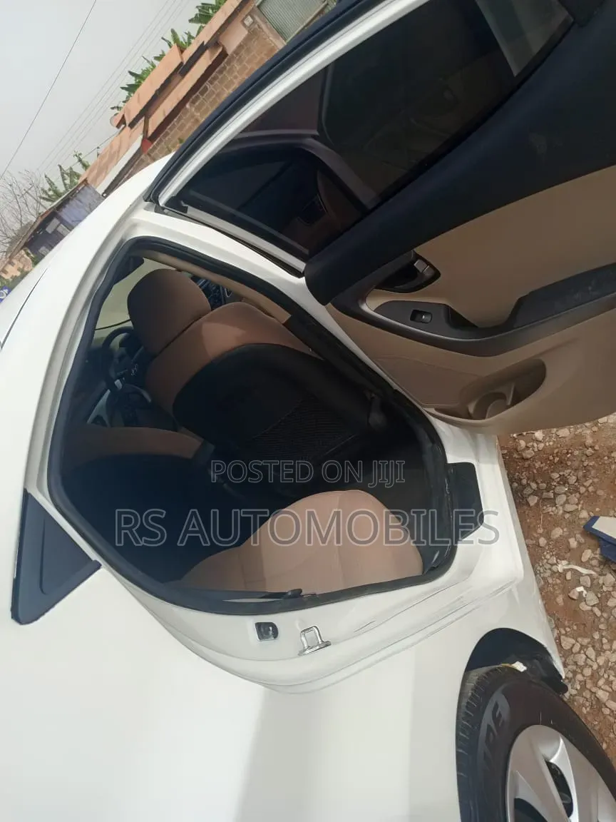 Hyundai Elantra 2015 White