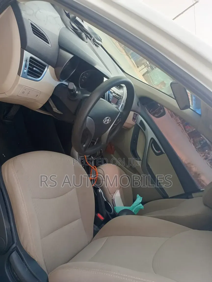 Hyundai Elantra 2015 White