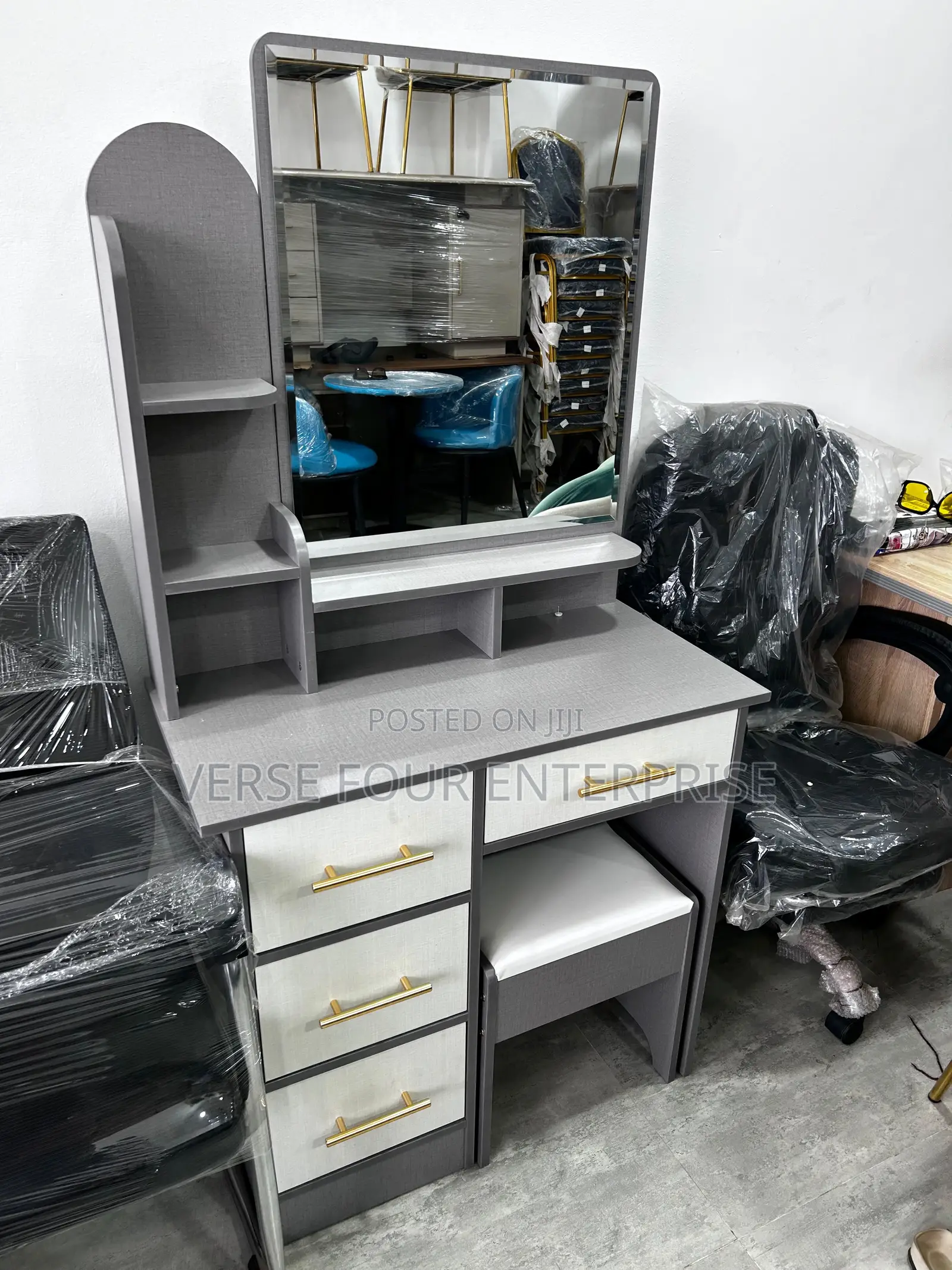 Modern Dressing Table With Mirror and Stool