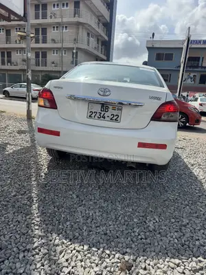 Toyota Yaris 2010 White