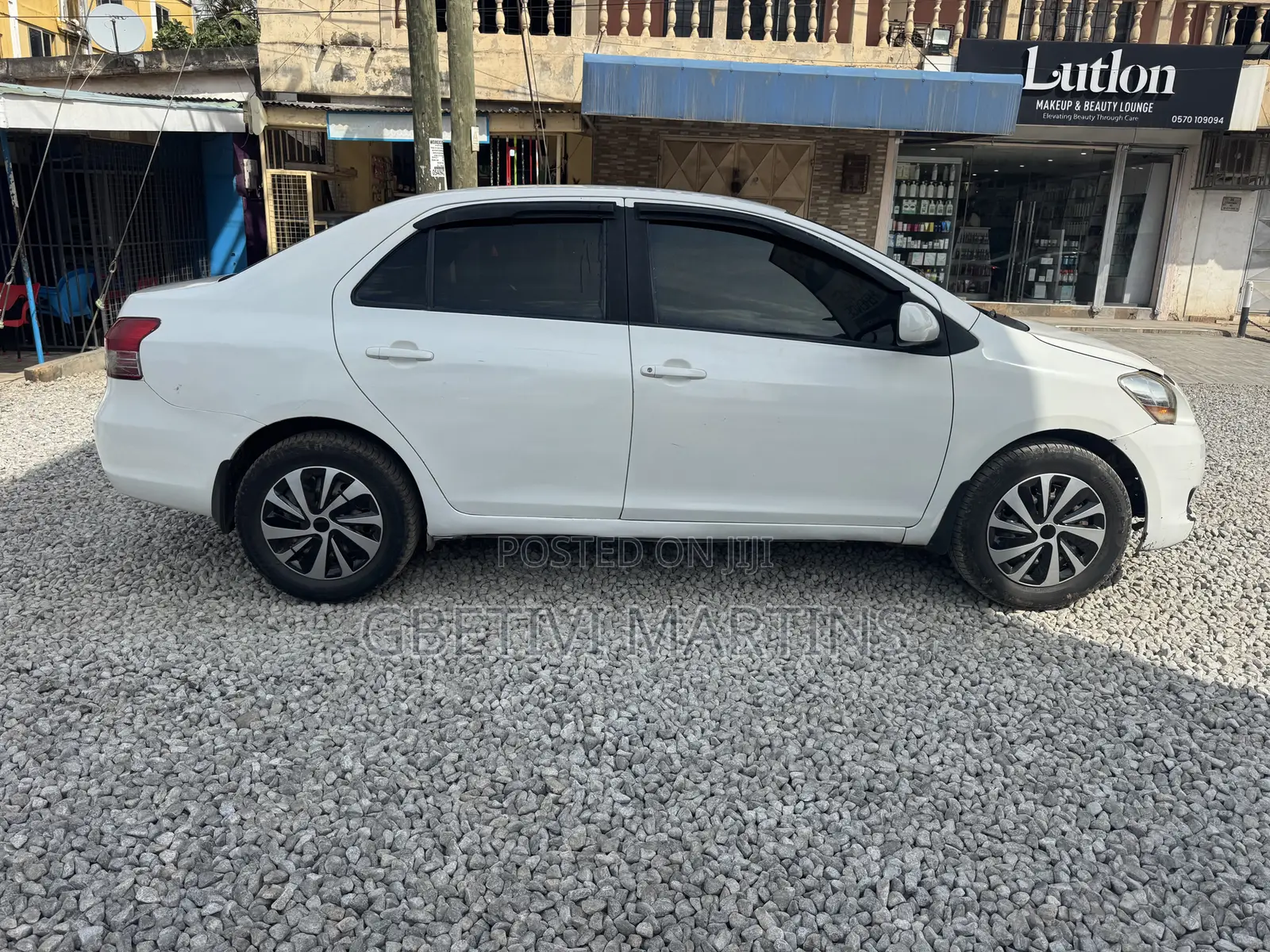 Toyota Yaris 2010 White
