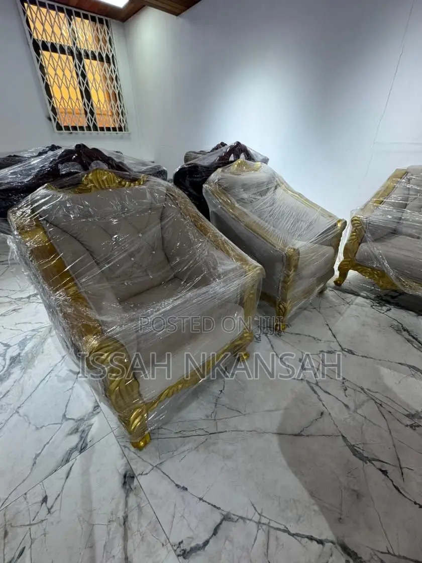 White Royal Sofa Chair