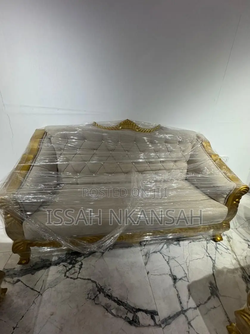 White Royal Sofa Chair