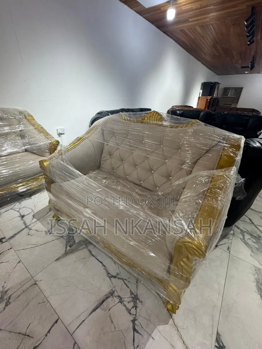White Royal Sofa Chair