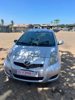 Toyota Vitz 1.0 FWD 5dr 2010 Pearl