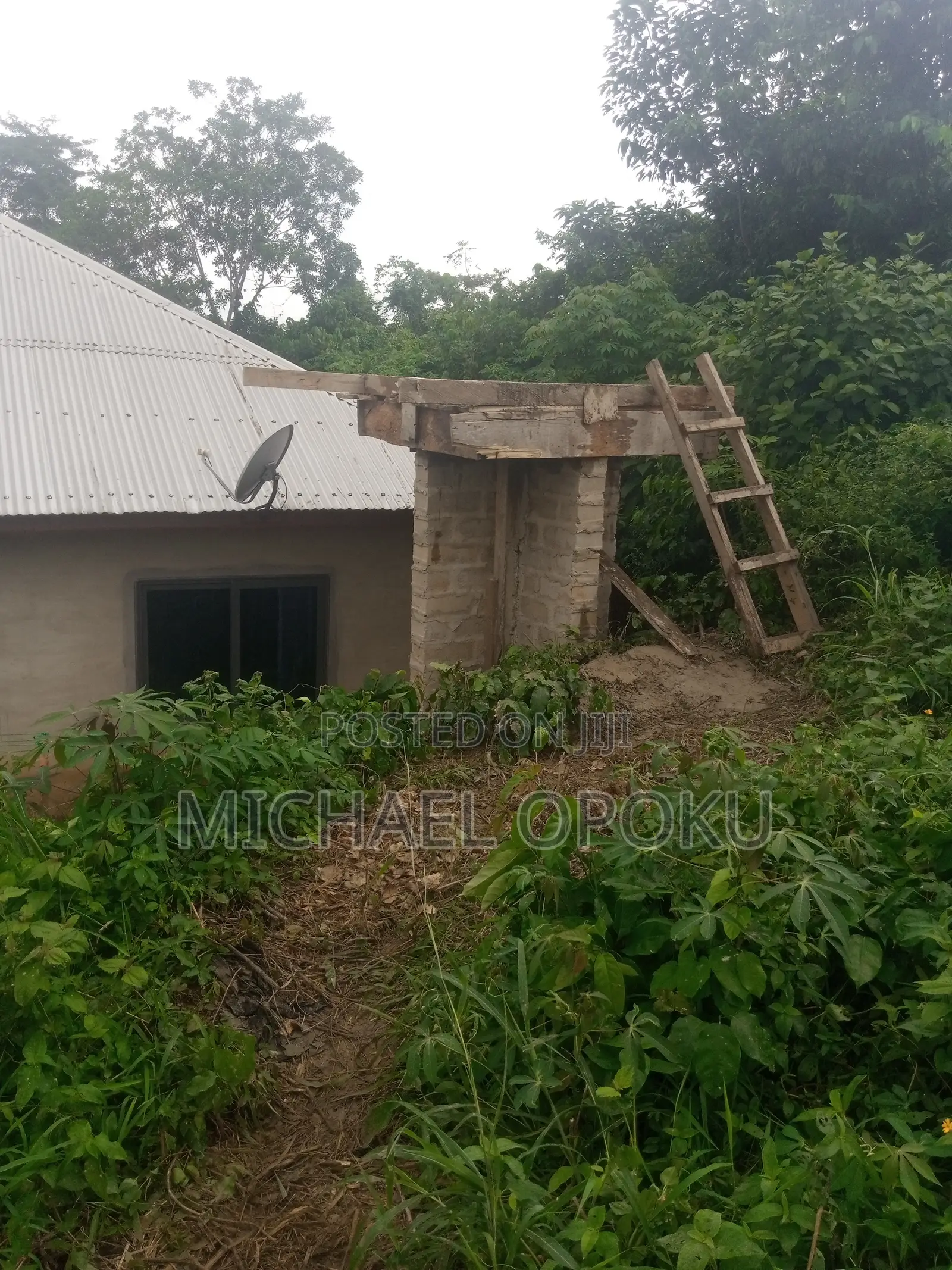 8bdrm House in Joy Residence, Adansi South for sale