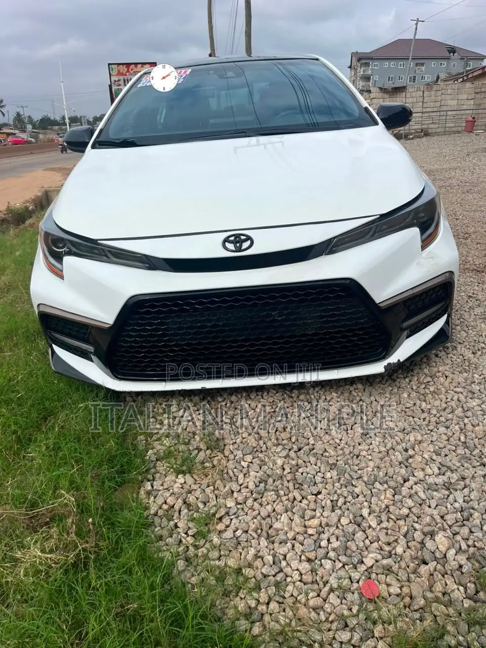 Toyota Corolla SE 2021 White