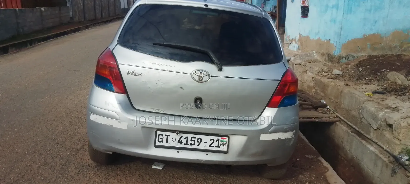 Toyota Vitz 2010 Silver