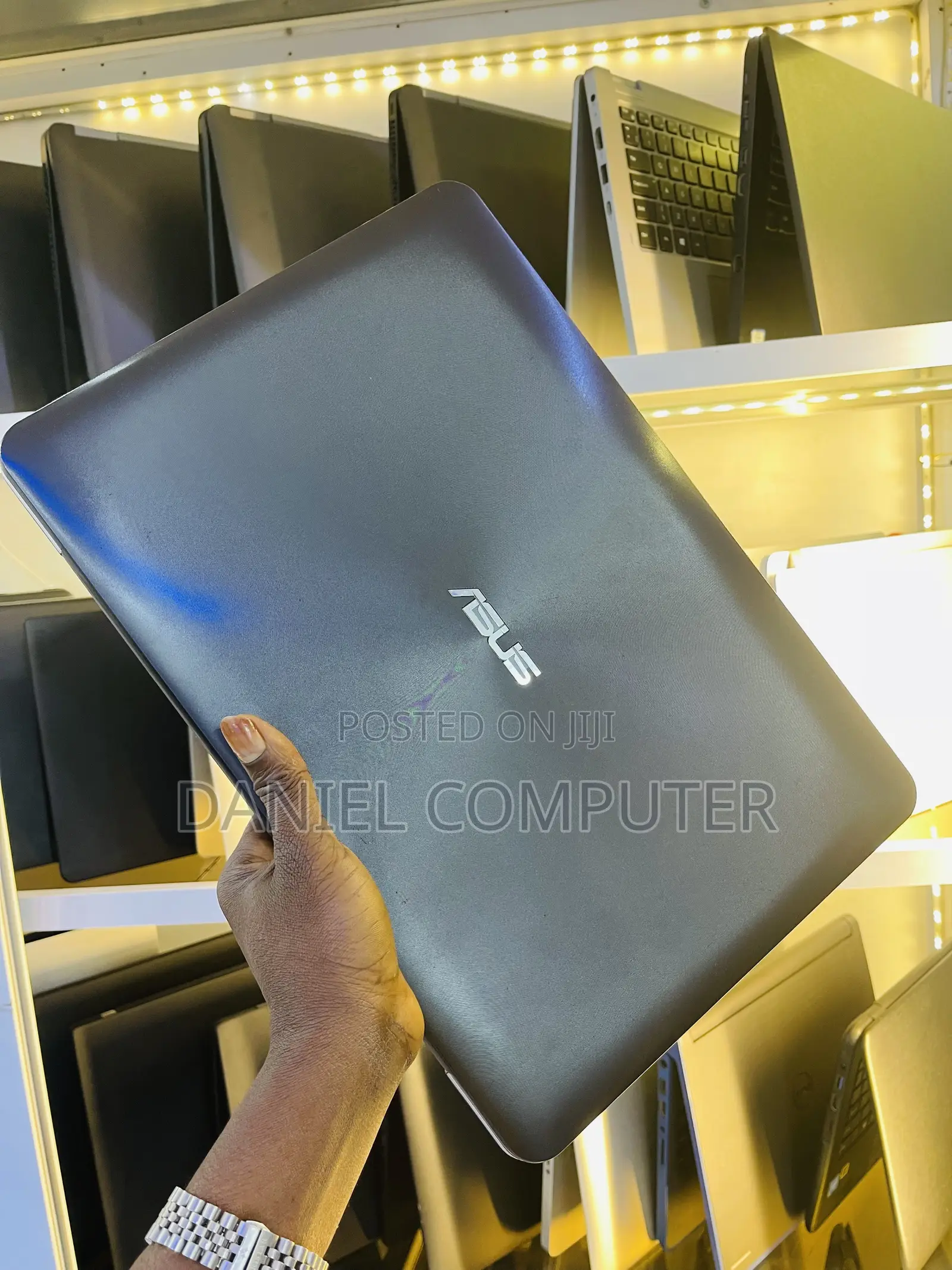 Laptop Asus X555LA 8GB Intel Core i5 HDD 1T