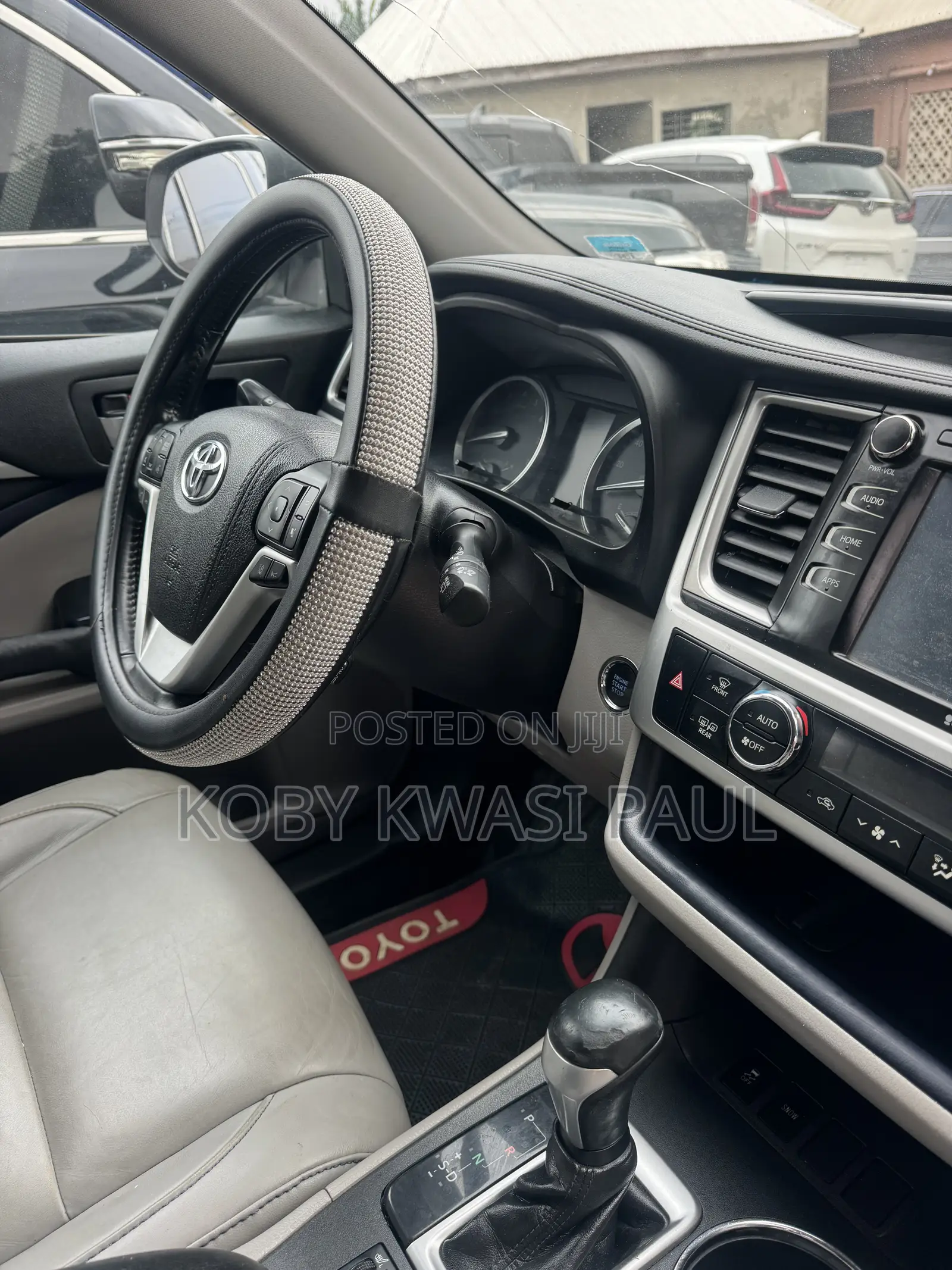 Toyota Highlander XLE 4x2 V6 (3.5L 6cyl 8A) 2018 White