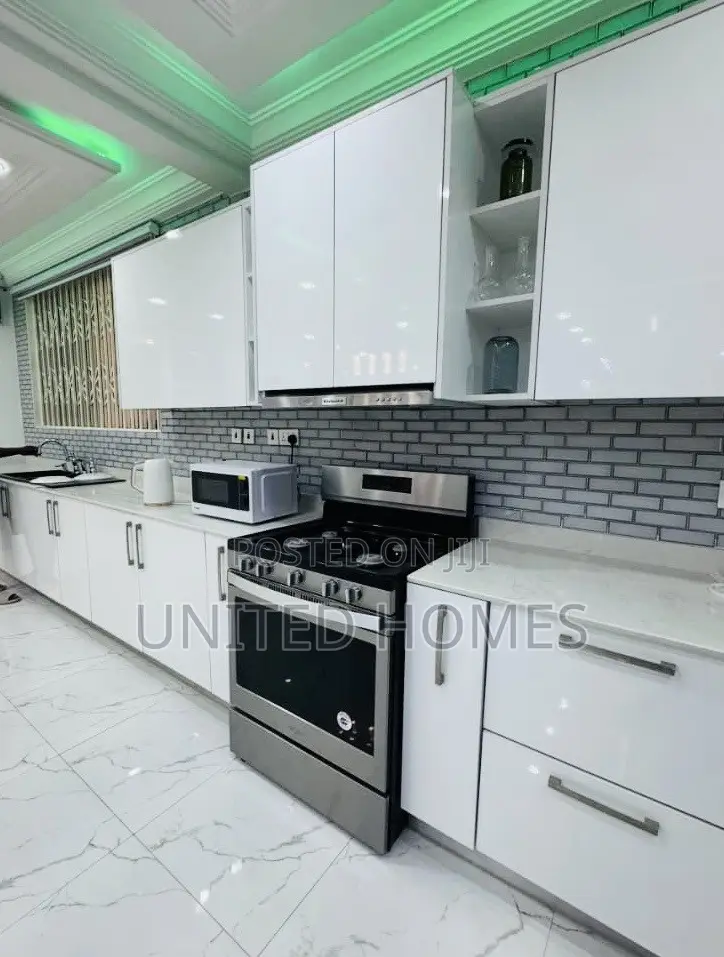 Furnished 6bdrm Mansion in West Hills Mall Area for sale