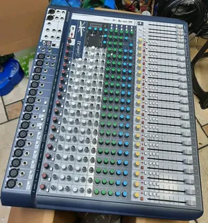 Soundcraft Signature 22 Analog Audio Mixer