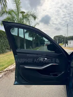 BMW 330i 2021 Green