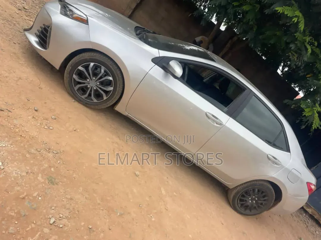 Toyota Corolla LE Eco (1.8L 4cyl 2A) 2019 Silver
