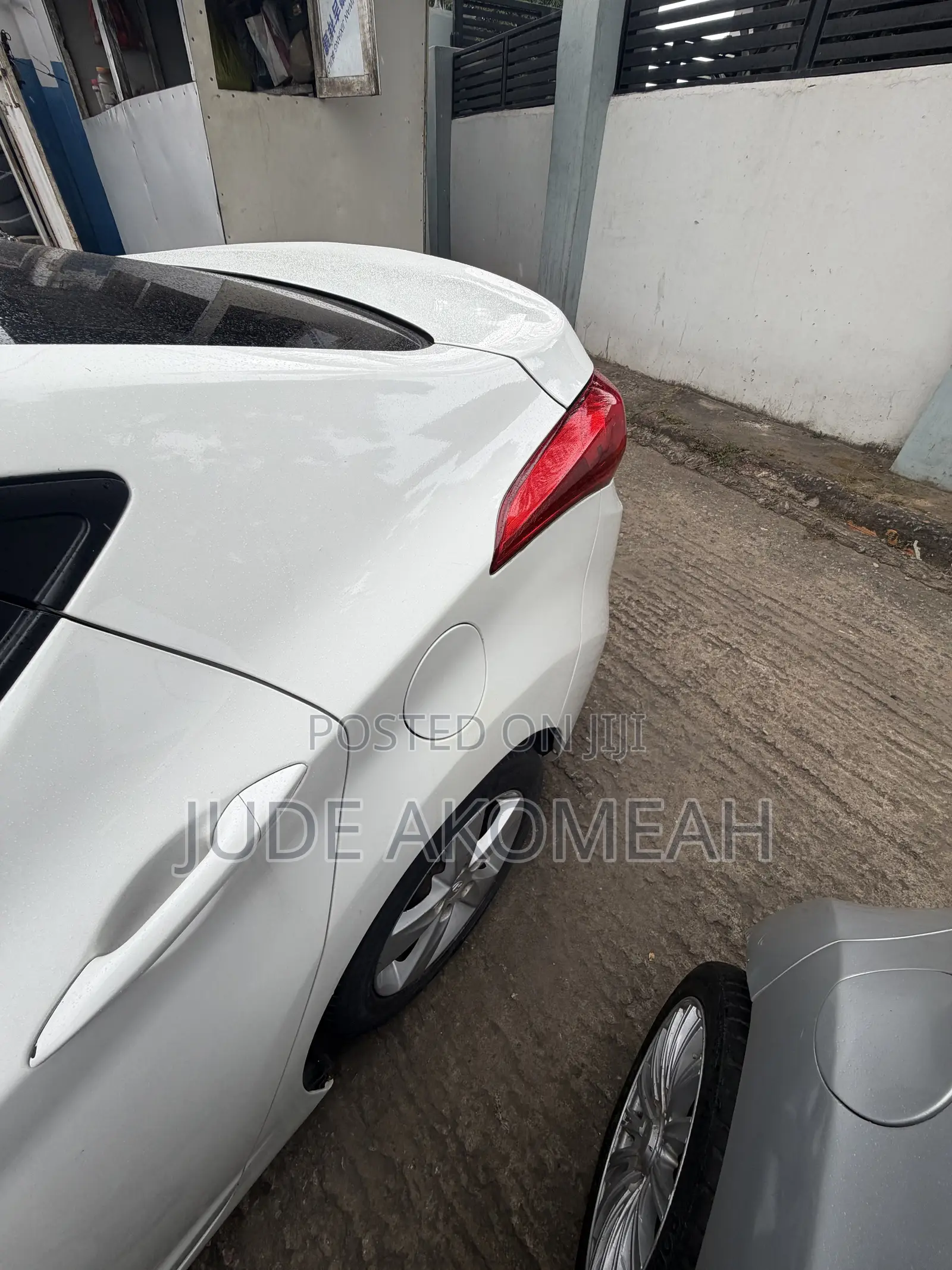 Hyundai Elantra Limited Sedan FWD (1.8L 4cyl 6A) 2013 White