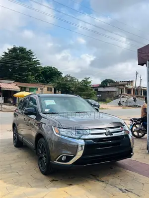 Mitsubishi Outlander LE FWD 2018 Brown